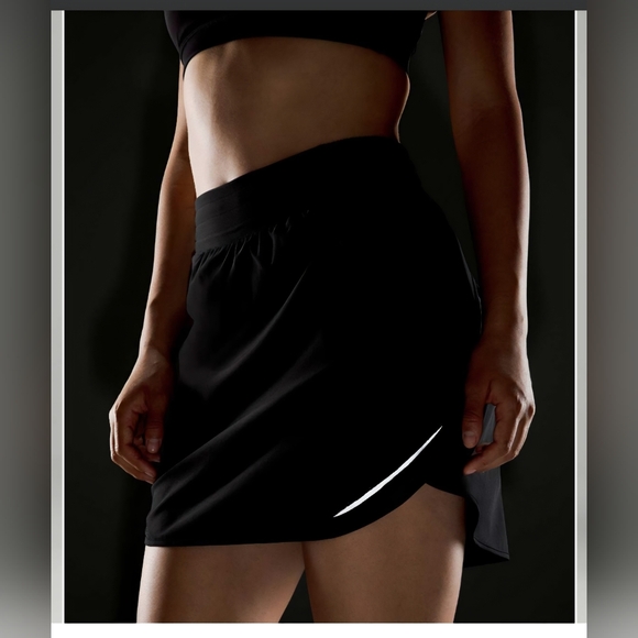 Lululemon Hottyhot High Rise Skirt Black - Picture 2 of 10